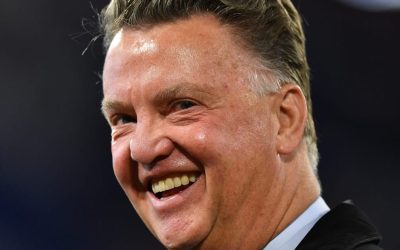 El cabreo de Van Gaal con los test del covid-19 en la Premier: «¡Siempre negatifo, nunca positifo!»