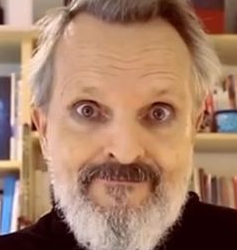 Miguel Bosé dice que la Superliga también es un invento de Bill Gates