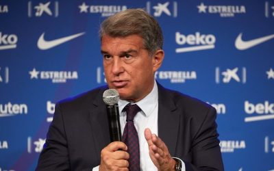 Laporta no puede dejar de promoter imposibles: «No descarto que Messi y Iniesta vuelvan, incluso hemos hablado con Superman, a ver si Papá Noel nos los trae»