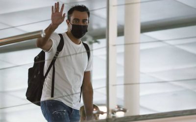 Xavi a su llegada a Barcelona: «Lo primero es encontrar el ticket de compra de Luuk de Jong para devolverlo»